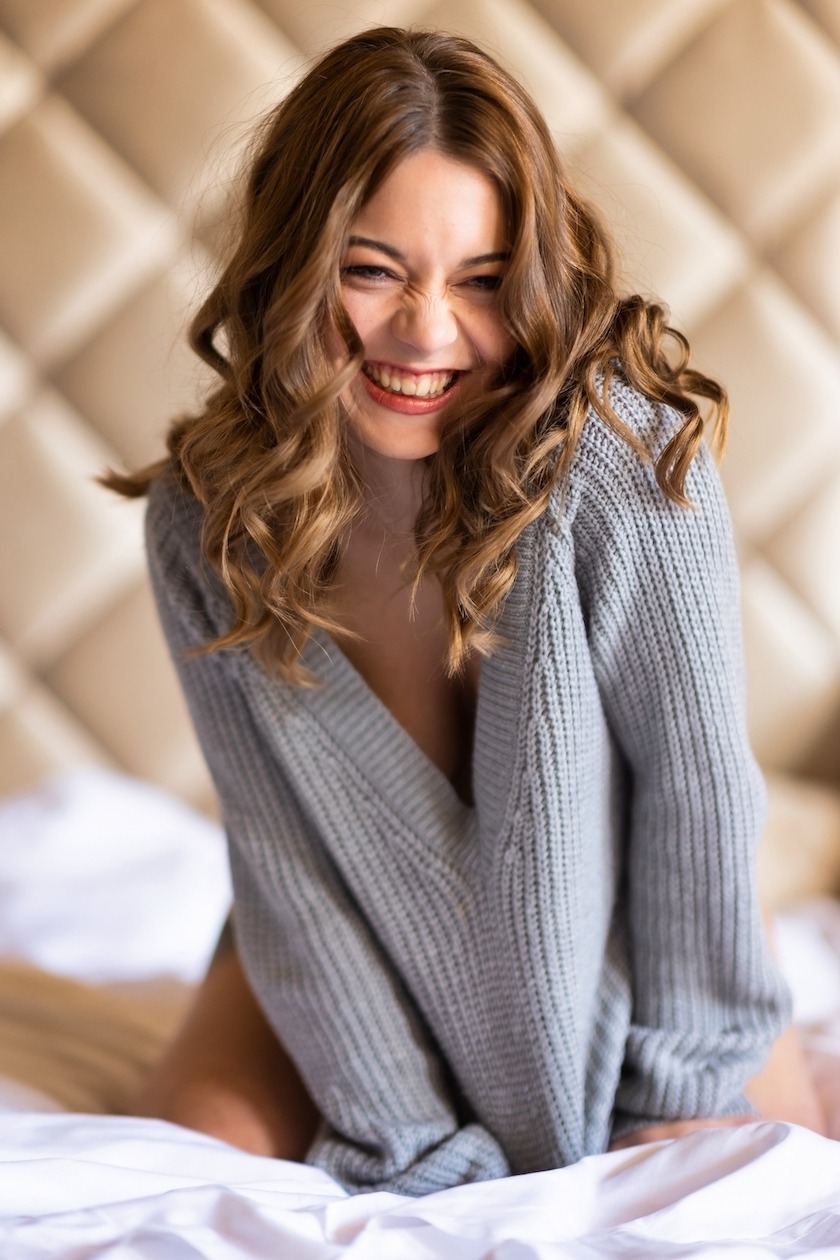 Fotovoorbeeld van een boudoir fotoshoot in een boutique hotel in Leiden