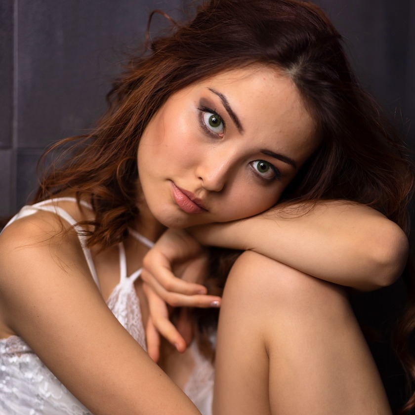 Fotovoorbeeld van een bruidsboudoir fotoshoot in een boutique hotel in Leiden