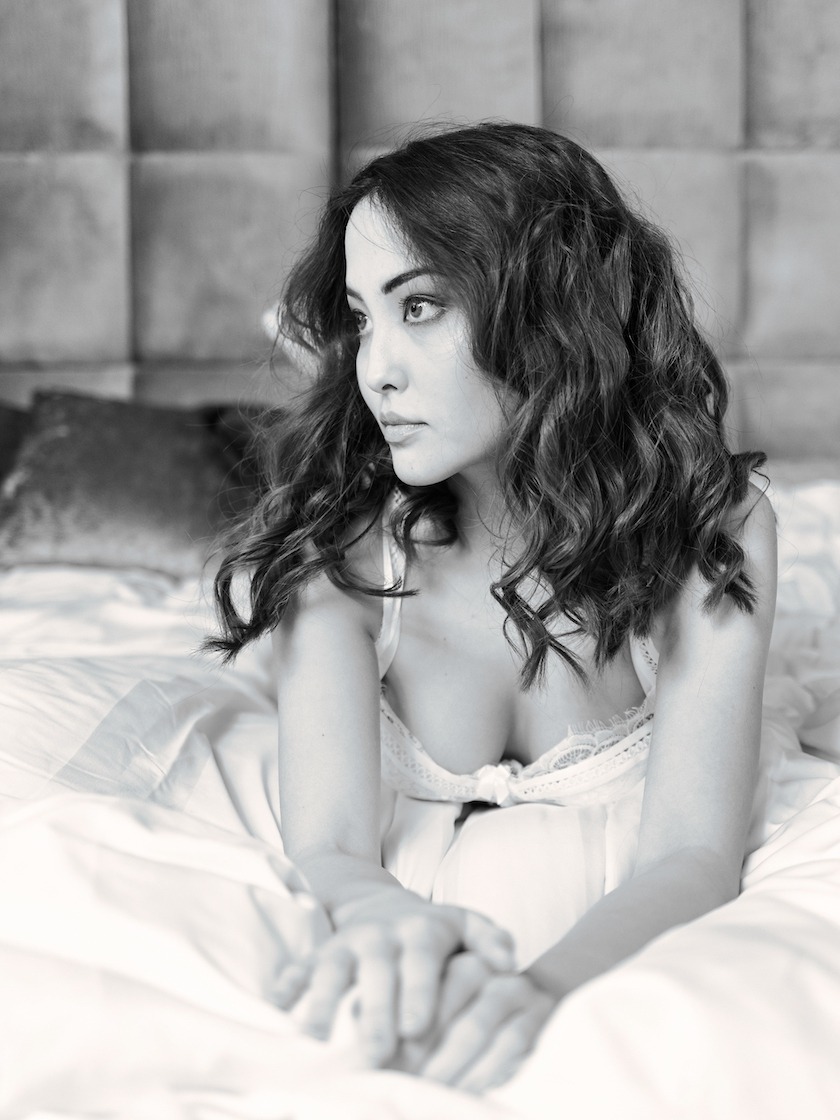 Fotovoorbeeld van een boudoir fotoshoot in een boutique hotel in Leiden