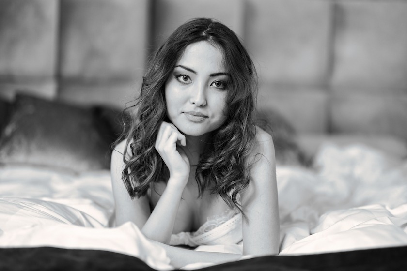 Fotovoorbeeld van een boudoir fotoshoot in een boutique hotel in Leiden