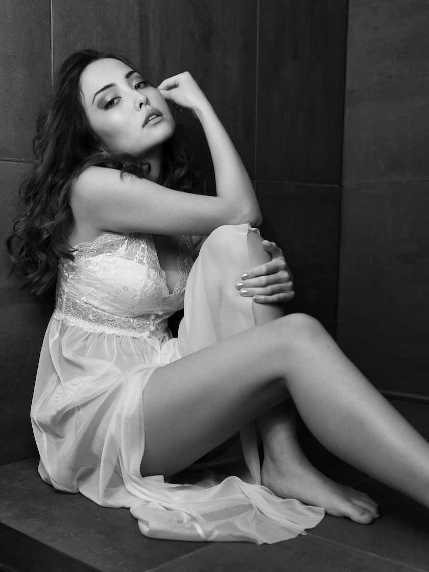 Fotovoorbeeld van een boudoir fotoshoot in een boutique hotel in Leiden