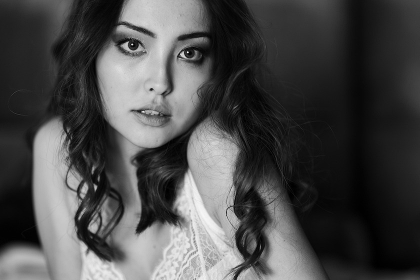 Fotovoorbeeld van een boudoir fotoshoot in een boutique hotel in Leiden